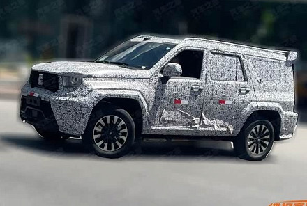 长轴距旗舰就位！有望搭载4.0T V8插混动力系统 坦克700L谍照曝光